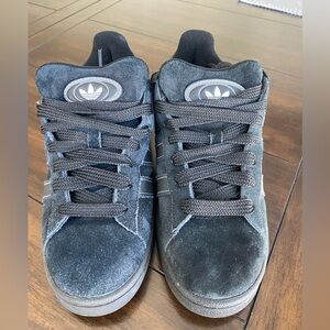 Like new Adidas Black Suede Campus 00’s low